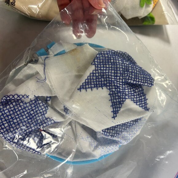 Mixed Needlepoint Craft Lot Kits Hoops Thread READ - Picture 8 of 10